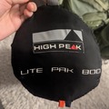 Til leie (per uke): High Peak Lite Pak 800 Makuupussi kesä