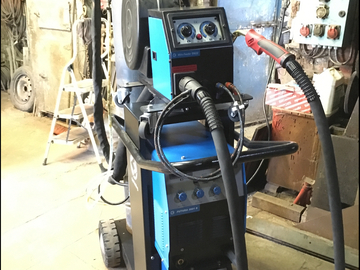 Zu verkaufen: Poste semi-automatique triphasée 380v