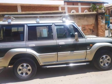 Private Transportation: 4x4 Car Rental with Driver | Madagascar