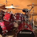 Selling with online payment: 7-Piece Ludwig Classic Maple w/cases