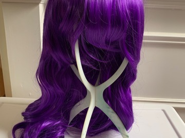 Selling with online payment: Purple medium wavy wig