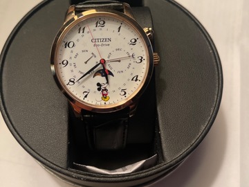 Selling with online payment: Citizen Eco-Drive Mickey Mouse watch