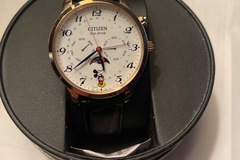 Selling with online payment: Citizen Eco-Drive Mickey Mouse watch