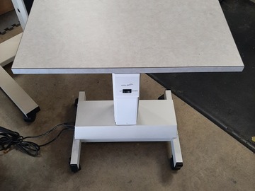 Selling with online payment: Motorized instrument table