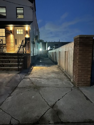 Brooklyn NY, Secure Private Parking - Perfect for Long-Term Use