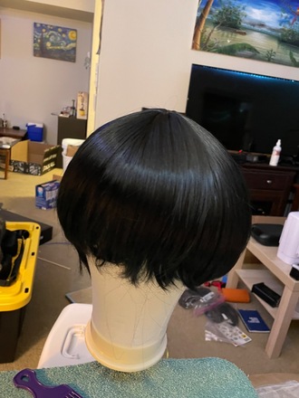 Short black wig