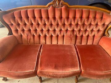 Selling: "Hills" 3 Piece Lounge Suite