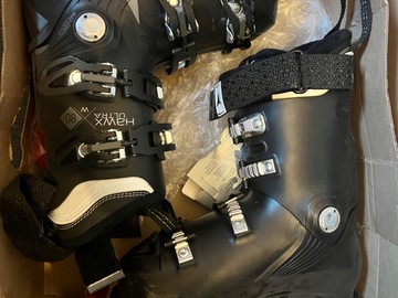Winter sports: Atomic Hawx Ultra 80 Womens