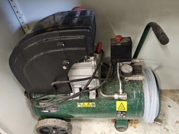 À vendre:  Compresseur parkside