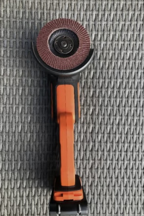 Meuleuse d’angle sans fil Black & Decker 