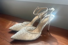 Selling: Harlo Australia Chantelle Pearl - White Tulle Point with Handsewn