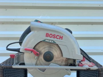 À vendre: Scie circulaire Bosch 