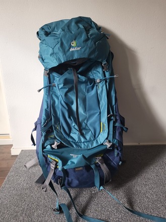 Deuter naisten vaellusrinkka 65+15l