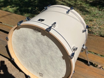 Selling with online payment: Tama Superstar Classic 22" x 16" bass drum like new
