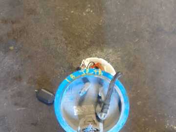 Selling with online payment: 11 - 18 VOLKSWAGEN JETTA - FUEL PUMP