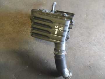 Selling with online payment: 11 - 18 VOLKSWAGEN JETTA - AIR BOX CLEANER