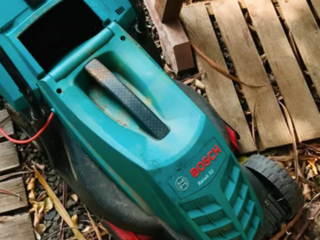 À vendre: Tondeuse à gazon électrique Bosch Rotak 32