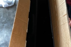 Faire offre: Lot de 3 écrans 55 pouces et 24 pouces 