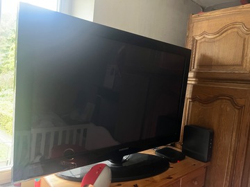 À vendre: Lot de 3 Télévision Casée 