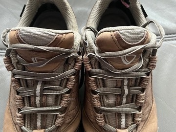 General outdoor: Brasher Size 5 Ladies Goretex Walking Shoe