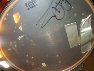 Selling with online payment: Simon Phillips signed Tama drum