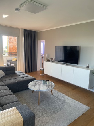 Biete Kernsanierte 93qm 14169 gegen Haus
