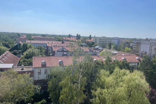 Biete Kernsanierte 93qm 14169 gegen Haus