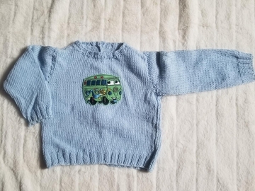 Vente au détail: Brassière bleue avec écusson voiture : 6 mois