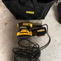 À vendre: Ponceuse orbitale DeWalt