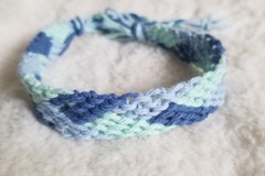 Vente au détail: Bracelet brésilien tressé bleu 