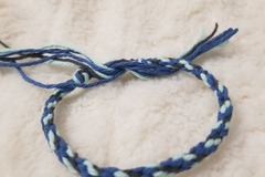 Vente au détail: Bracelet d'amitié gris et bleu 