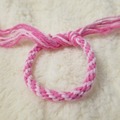 Vente au détail: Bracelet kumihimo rose 