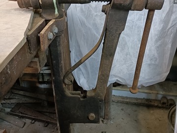 À vendre: Ancien étau de forge