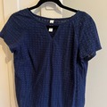 Selling: broderie tee - navy 