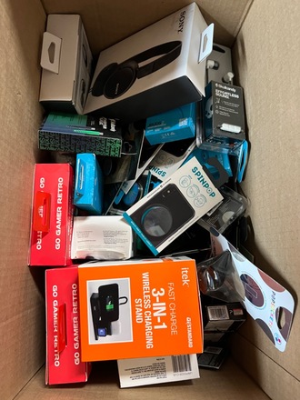 62PC Mixed Earbuds Pop Sockets Headsets Etc