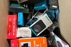 Bulk Lots: 62PC Mixed Earbuds Pop Sockets Headsets Etc