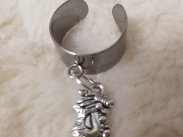 Sale retail: Bague réglable avec breloque dragon 