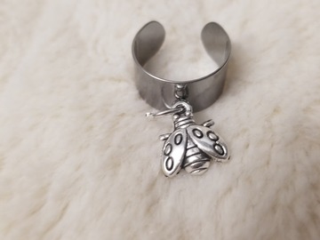 Vente au détail: Bague réglable avec breloque coccinelle 
