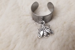 Vente au détail: Bague réglable avec breloque coccinelle 
