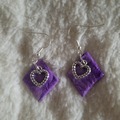 Vente au détail: Boucles d'oreilles violet cœur 