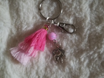Vente au détail: Porte clé avec pompon rose licorne 