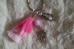 Sale retail: Porte clé avec pompon rose licorne 