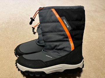 Winter sports: Older Kids Geox snow-boots size 4