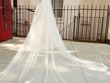 Selling: Galia Lahav Demi Veil Cathedral Length RRP $2500
