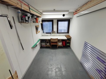 Vuokrataan: Private workshop studio for messy and noisy work