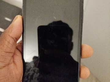 Faire offre: iPhone 11 cassé 