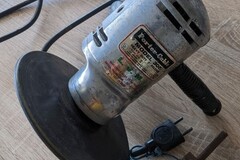 À louer: Ponceuse électrique à louer 