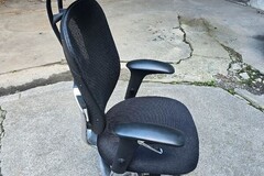 For sale : Chaise de bureau ergonomique en très bon état