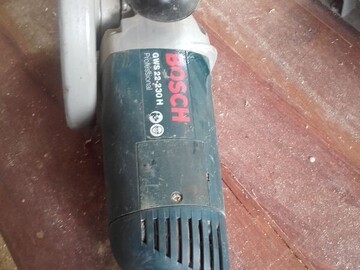 À louer: Location meuleuse d’angle Bosch GWS 22-230