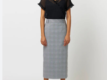 Selling: Checked skirt